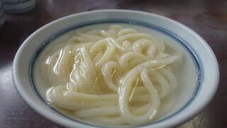 ここの釜揚げうどんが讃岐うどんの代表。それほどの有名店です。