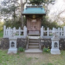 てっぺんには、坂上田村麻呂を祀った小さな田村神社が。