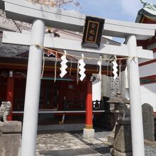 なかなか立派な神社。