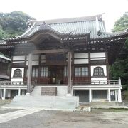 昭和に移転してきたお寺はとても殺風景
