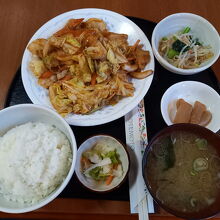 豚肉と春キャベツの味噌炒め定食750円