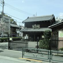 前の通りは言問通り