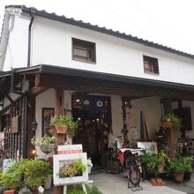 トタン屋根のケーキ屋 ア・ラモート