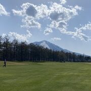 浅間山を眺めながらのプレー