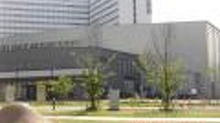 オンライン配信に切り替えたみたいな記事も見たのですが