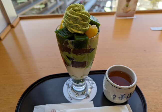 抹茶で有名な辻利のカフェ