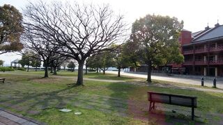 【横浜赤レンガパーク】赤レンガ倉庫１、２号館を含むエリア管理上の名称でした