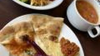 ランチはサラダビュッフェ