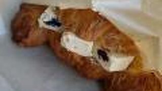 あんバターとラムレーズンクリームパン