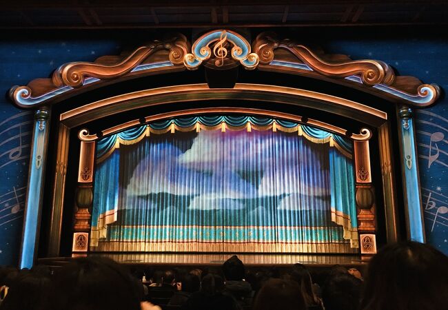 ファンタジーランド フォレストシアター クチコミ アクセス 営業時間 東京ディズニーリゾート フォートラベル