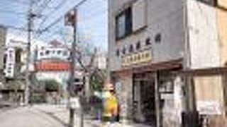 真ん前にある寅さんの人形との写真