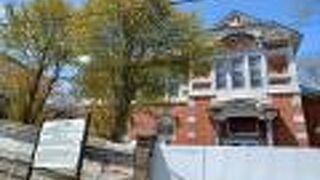 幸坂にあります。