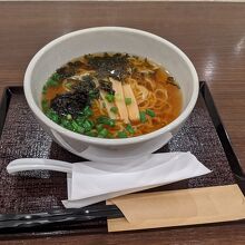 サービスの夜泣きそば（ラーメン）