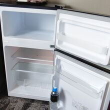２ドアタイプの冷凍冷蔵庫。