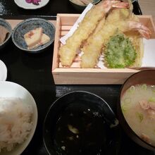 私が注文したお好み天ぷら定食