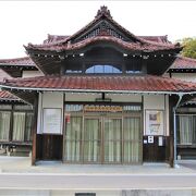 浜田城に登城する場合浜田城資料館駐車場を利用できます。
