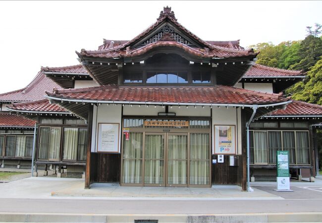浜田城に登城する場合浜田城資料館駐車場を利用できます。