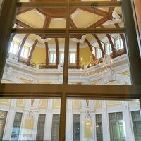 部屋窓からのドーム天井