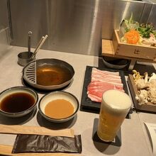 特選タンと熟成豚の食べ放題