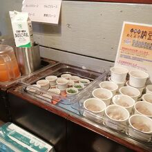 ドリンク・デザートなどはビュッフェ