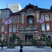 日の丸と松の植栽