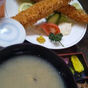 レストランで食事