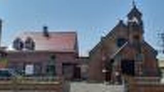 赤レンガの教会です。「コロナ」で教会の中には入れませんでした