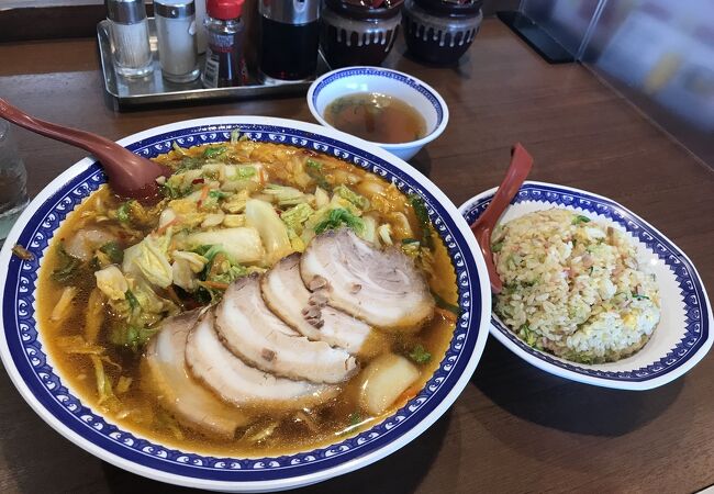 彩華ラーメンとチャーハン