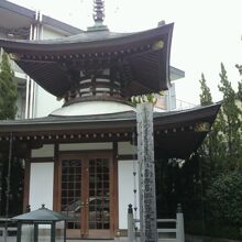 戒行寺の仏堂の様子です。静かな環境は、変わりない特徴の一つで