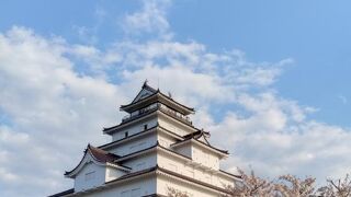 桜のなかの城が美しかったです。