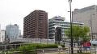 落ち着きのある橋。