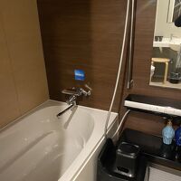 バスタブとトイレが別々なのでくつろげます。