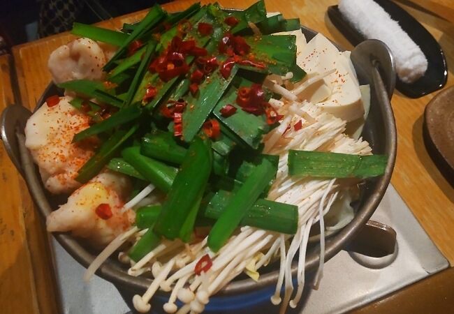 隠れ家的な雰囲気で美味しいもつ鍋と焼き物