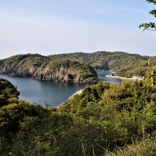 本丸跡から見える風待ちの港外浦