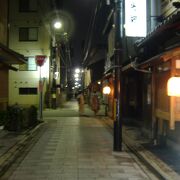 祇園商店街は八坂神社や花街を核とした京都を代表する歴史文化の集積地