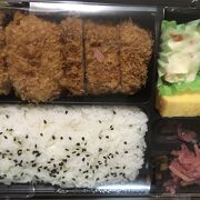 「とんかつ弁当」と「とんかつサンド」