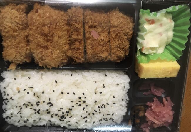 「とんかつ弁当」と「とんかつサンド」