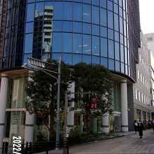 青山安田ビルです。