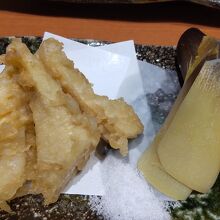 旬の筍の天ぷら (´ε｀ ) 