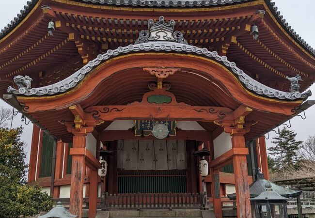 日本最大級の木造八角円堂