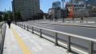 磨かれた石が積まれていてきれいでした