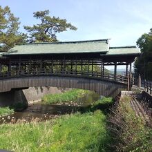 屋根がかかっています