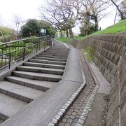 元町公園の北側を西へと下ってみました