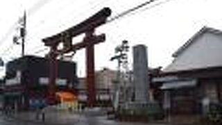 日本三大稲荷の一つで関東では有数の稲荷神社です