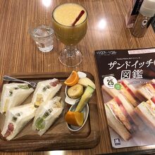 ミキ フルーツ カフェ