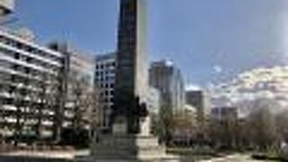 大通り公園の中に...