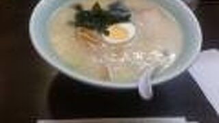 夕食でみそラーメンをいただきました