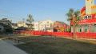 川に落ちる人は防げそうです。