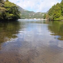 半島の付け根はけっこう湖が入り込んでいます。