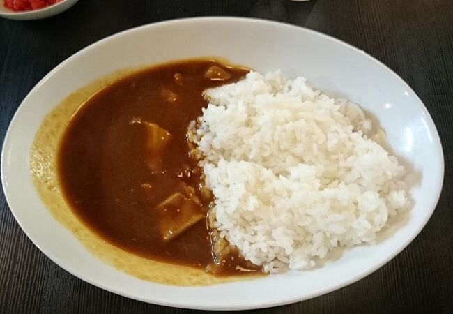 ランチで牛すじカレーをいただきました